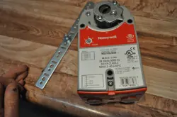 NEW HONEYWELL MS4105A1130 TWO POSITION SPRING RETURN DAMPER ACTUATOR 44LB IN