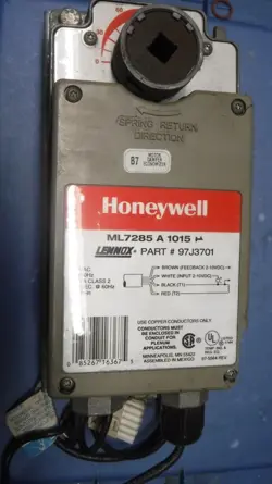 HONEYWELL   LENNOX 97J3701     FREE SHIPPING