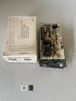 LENNOX HONEYWELL 1084-851 100269-02 DEFROST CONTROL BOARD