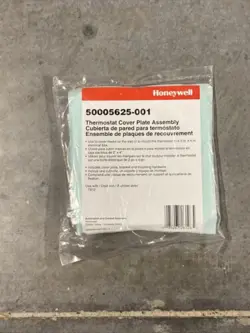 HONEYWELL THERMOSTAT COVER PLATE ASSEMBLY 50005625-001