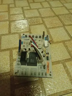 HONEYWELL ST9160B1068 FURNACE CONTROL CIRCUIT BOARD 45692-001 - USED