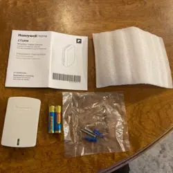 1- (OPEN ,NO ORIGINAL BOX ) HONEYWELL WIRELESS ROOM TEMPERATURE SENSOR