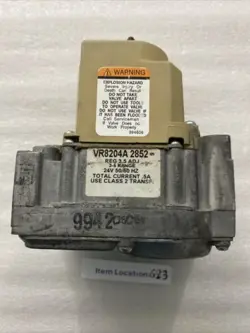 HONEYWELL VR8204A2852 HVAC FURNACE NATURAL GAS VALVE