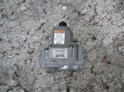 HONEYWELL VR8304M 3558 VR8304M3558 FURNACE GAS VALVE USED FREE SHIPPING