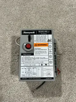 HONEYWELL R8184G 4009 INTERMITTENT IGNITION OIL PRIMARY CONTROL