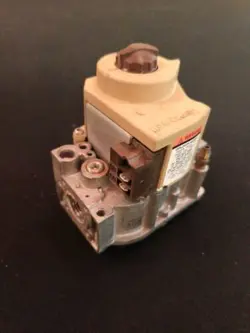 HONEYWELL VR8205M2450 HVAC FURNACE GAS VALVE 99K6501