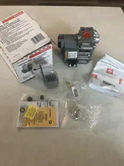 HONEYWELL VR8200A2132 PILOT GAS VALVE - GRAY COMBINATION GAS CONTROL TRADELINE