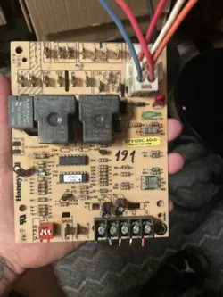 FURNACE CONTROL BOARD HONEYWELL ST9120C 4040