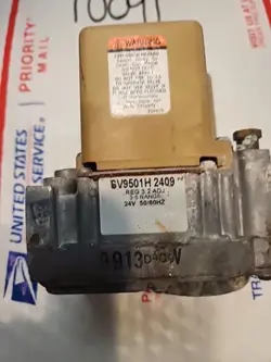 OEM HONEYWELL SV9501H2409 CRACKED HOUSING NATURAL GAS VALVE HVAC USA 🇺🇸 SELLER