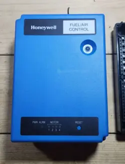 HONEYWELL R7999A1005 FUEL AIR CONTROLLER