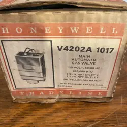 HONEYWELL  GAS VALVE V4202A-1017  V4202A1017 120VOLT 330,000 BTU HVAC