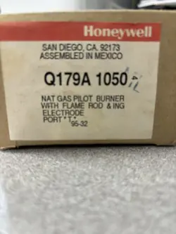 HONEYWELL Q179A 1050 NATURAL GAS PILOT BURNER ELECTRODE PORT T NEW NOS A,B