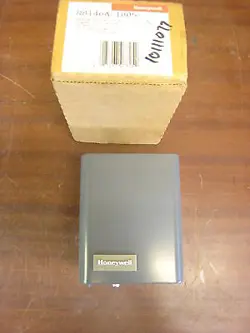 NEW HONEYWELL R8146A1005 2-WIRE 24V ADD-ON HEATING RELAY FREE SHIPPING