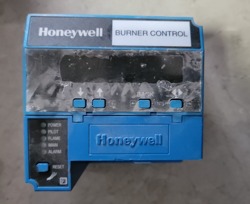 HONEYWELL  RM7800E1010 BURNER CONTROL