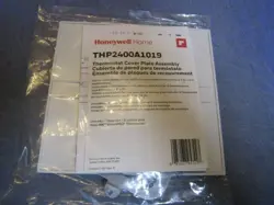 1 – HONEYWELL THP2400A1019 WALL PLATE FOR VISIONPRO 8000 WHITE. NEW IN PACKAGE