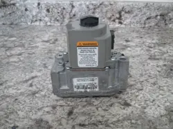 REZNOR HONEYWELL VR8205M1130 UNIT HEATER GAS CONTROL VALVE 147830 FREE SHIPPING