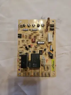 HONEYWELL ST9160B1084 FURNACE CONTROL CIRCUIT BOARD - USED