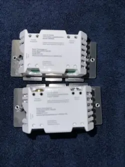 ZW2004 ZWAVE PLUS DECORA AUXILIARY SWITCH QTY 2 NO BOX NEVER INSTALLED
