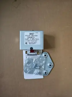 L62GB-3C BASO PILOT SWITCH FOR HONEYWELL C591A ITT A100G 543 NEW (BR)