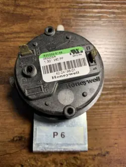 PRESSURE SWITCH HONEYWELL IS20332-5148