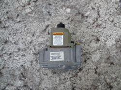 HONEYWELL VR8304H 4206 VR8304H4206 FURNACE GAS VALVE USED FREE SHIPPING