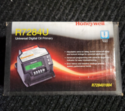 NEW HONEYWELL R7284U1004 OIL PRIMARY CONTROL - BLACK
