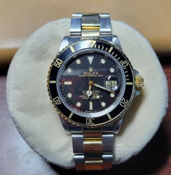 ROLEX MEN'S SUBMARINER DATE STAINLESS STEEL AND YELLOW GOLD WRIST WATCH  1986