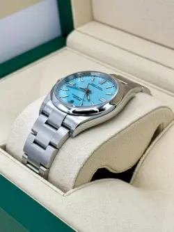 TURQUOISE BLUE