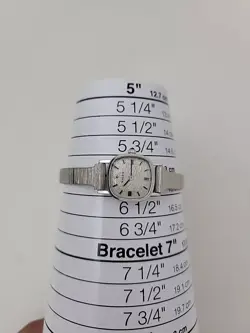 VINTAGE LADIES ROLEX WATCH WITH 1400 MOVEMENT