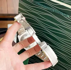 SILVER OYSTER BRACELET