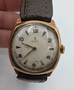 CASE WATCH WITH