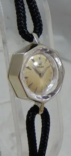 WHITE GOLD