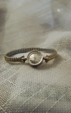 VINTAGE MANUAL WINDING