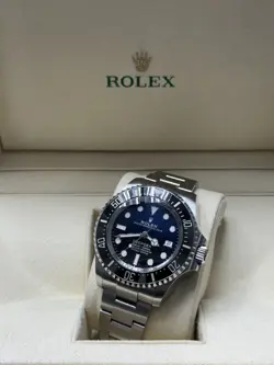 ROLEX SEADWELLER JAMES CAMERON FULL SET BOX AND PAPERS 136660
