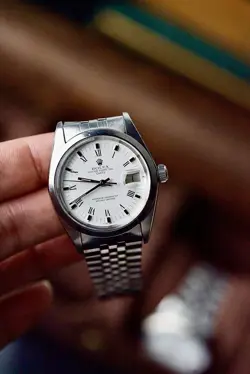 OYSTER-PERPETUAL DATE WHITE