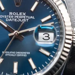 SILVER BEZEL.