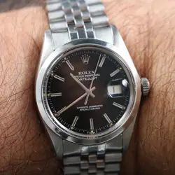 BLACK DIAL –