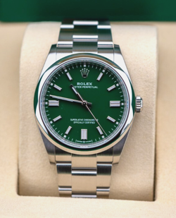 ROLEX OYSTER PERPETUAL OP 36MM 126000 FACTORY GREEN DIAL OYSTER BRACELET UNWORN