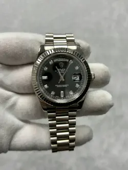 BLACK DIAL PRESIDENT