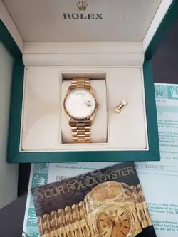 STUNNING WATCH