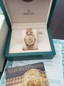 YELLOW GOLD. STUNNING