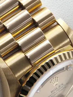 ROLEX DAY-DATE DIAMOND