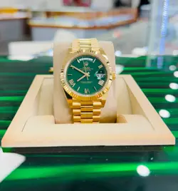 WATCH UNWORN