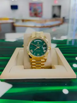 DAY-DATE 228238