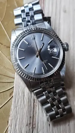 SLATE GRAY DIAL