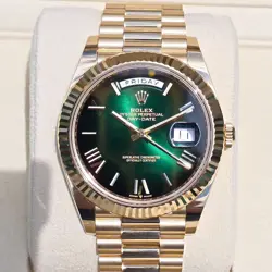 WITH GREEN OMBRE