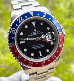 HOLES RED BLUE