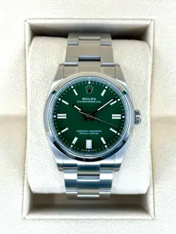 NEW 2025 ROLEX OYSTER PERPETUAL 36MM 126000 GREEN DIAL