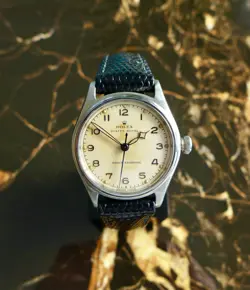 A RARE & STUNNING VINTAGE 1946 MID-SIZE ROLEX OYSTER ROYAL WRISTWATCH REF. 4444