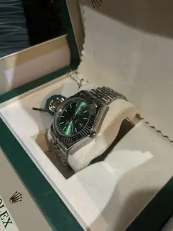 GREEN DIAL WHITE